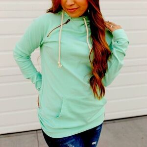 Ampersand Ave NWT mint doublehood, medium.